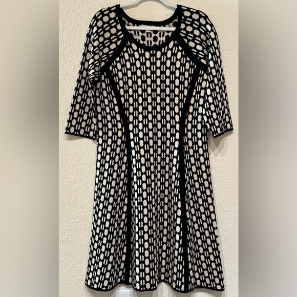 CB Established 1962 Dresses & Skirts - CB Established 1962 Fit & Flare 3/4 Sleeves Black & Cream Sweater Dress Size 1X